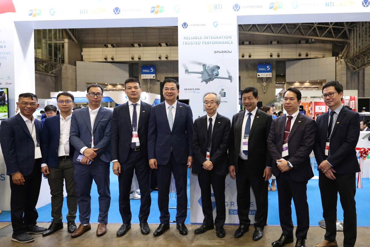ĐẠI SỨ PHẠM QUANG HIỆU THĂM VIETNAM PAVILION TẠI NHẬT BẢN, CHỨNG KIẾN CÁC THỎA THUẬN HỢP TÁC CHIẾN LƯỢC CỦA GREMSY VÀ GREMSY SOLUTIONS TẠI JAPAN DRONE SHOW 2026